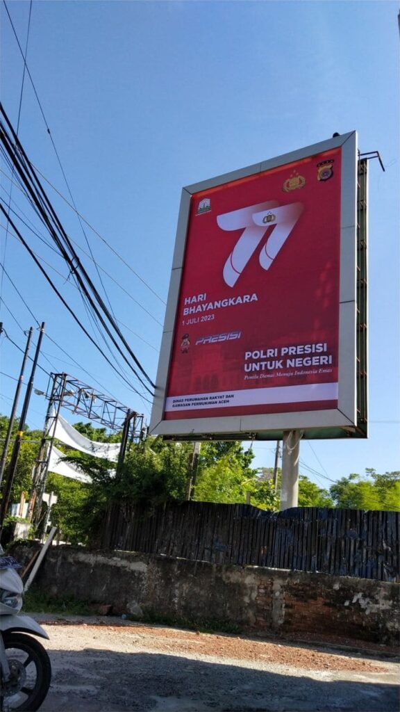 1 - Billboard Klasik (Statis Konvensional)