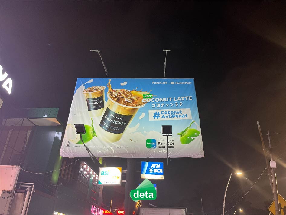 Jasa pembuatan ooh billboard untuk familymart by deta