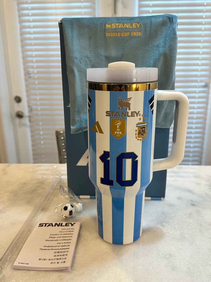 4 Jasa Pembuatan Tumbler Custom - Tumbler Sport Kapasitas Besar buat Aktivitas Lapangan