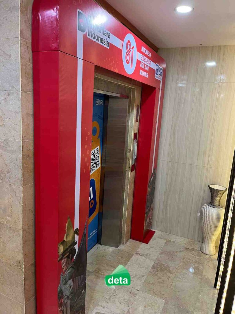 Jasa dekorasi 17 agustus by deta untuk Kanca BRI Jakarta Veteran - Jasa Pembuatan Gate Lift saat pemasangan