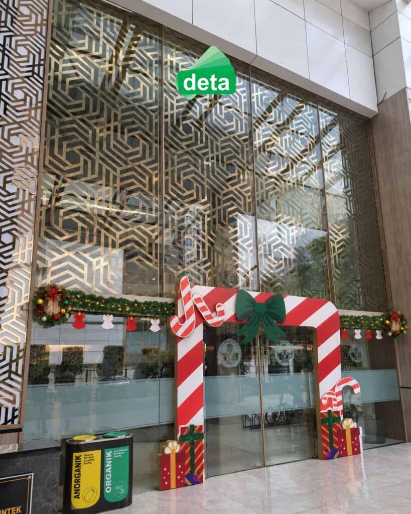 jasa dekorasi natal dan tahun baru deta - contoh gate untuk lobi kementerian